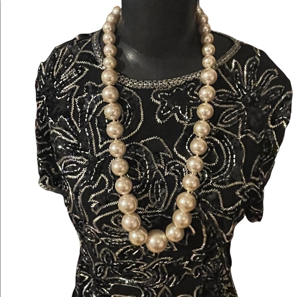 Kenneth J Lane chunky faux pearls necklace - Picture 10 of 12